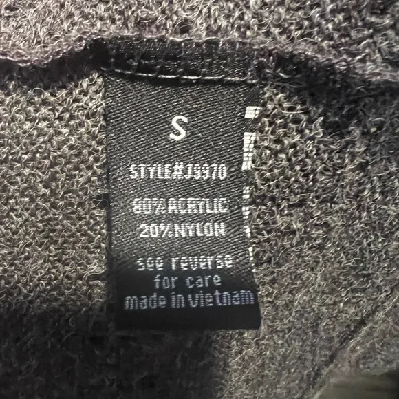 Active designed in Los Angeles long cardigan in size small. Charcoal gray - Picture 8 of 8